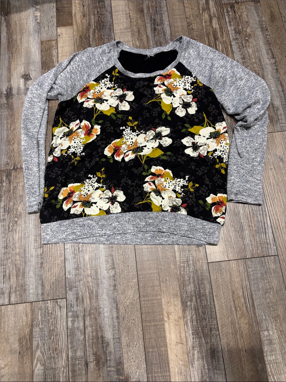 Kut from the Kloth Black Floral Raglan Sweatshirt with Gray Sleeves